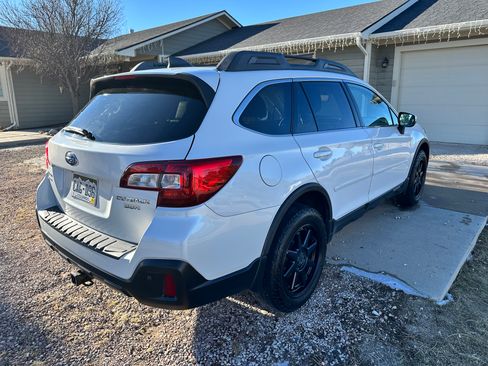 Used 2018 Subaru Outback 3.6R Limited image 6