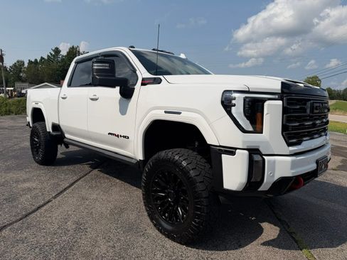 Used 2024 GMC Sierra 2500 AT4 w/ AT4 Premium Plus Package AWD/4WD image 1