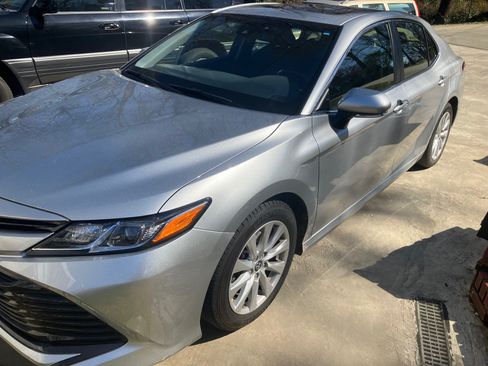 Used 2018 Toyota Camry LE w/ Moonroof Package image 1