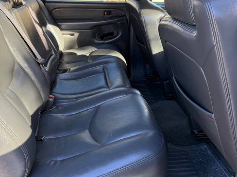 Used 2006 GMC Sierra 3500 SLT w/ Heavy-Duty Power Package image 6