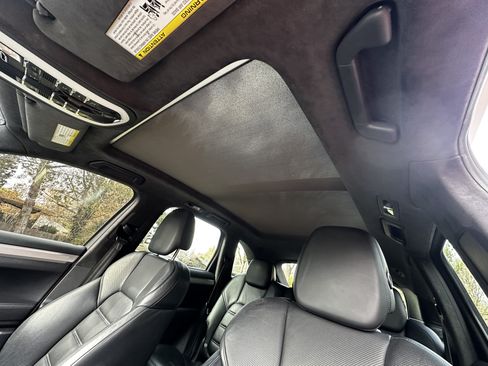 Used 2013 Porsche Cayenne Turbo w/ Sportdesign Pkg w/Side Skirts image 52