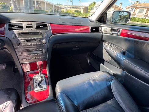 Used 2004 Lexus ES 330 image 17