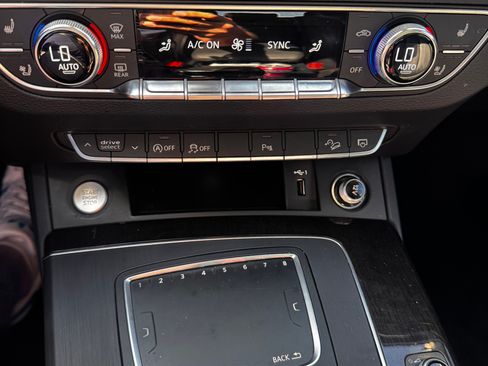 Used 2018 Audi Q5 2.0T Premium Plus w/ Premium Plus Package image 31