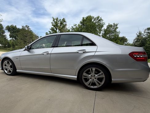 Used 2012 Mercedes-Benz E 350 4MATIC Sedan image 2