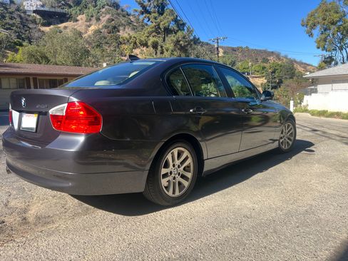 Used 2006 BMW 325i Sedan image 10