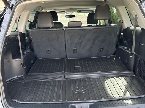 Used 2015 Toyota Highlander XLE image 13