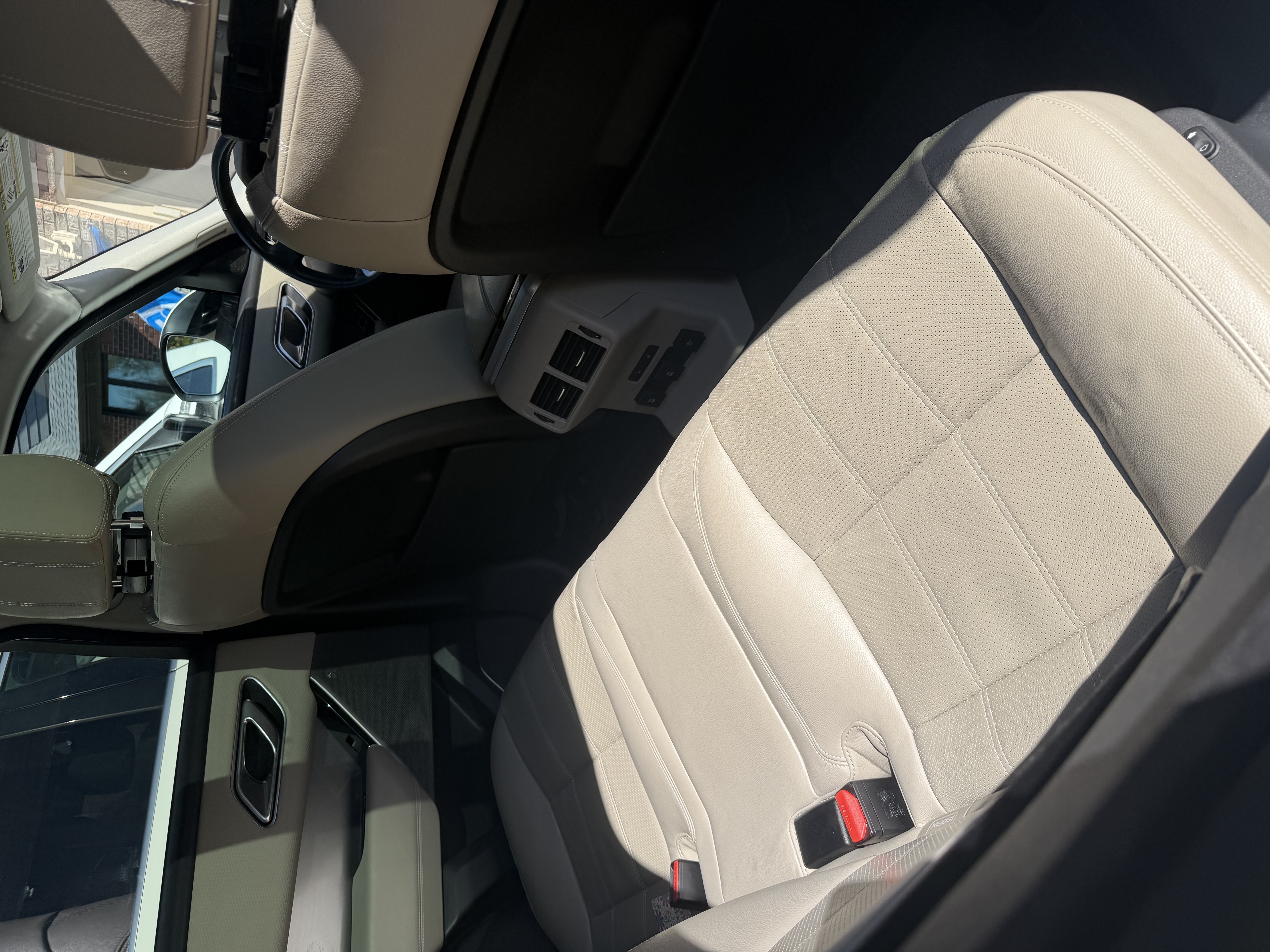 Used 2018 Land Rover Range Rover Velar S AWD/4WD image 5