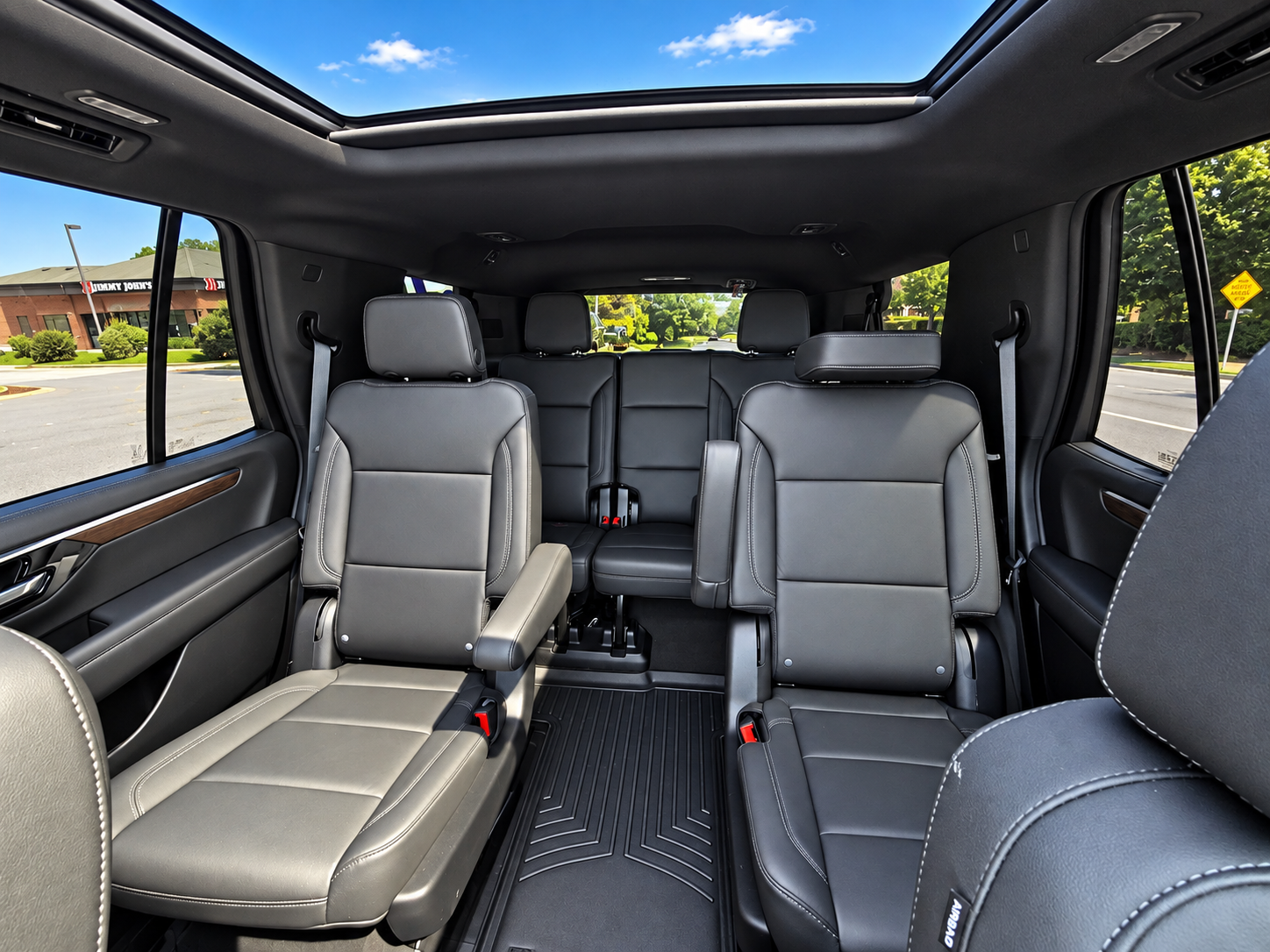 Used 2025 Chevrolet Tahoe LT w/ Comfort Package AWD/4WD image 15
