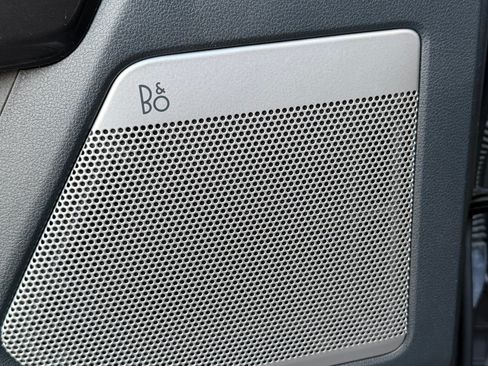 Used 2021 Ford F150 Lariat w/ Equipment Group 502A High image 23