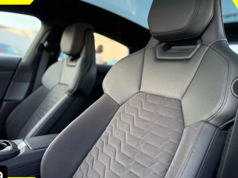 Used 2022 Audi e-tron GT Premium Plus image 12