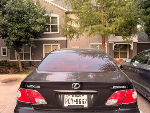 Used 2003 Lexus ES 330 FWD image 2