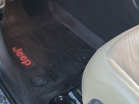 Used 2018 Jeep Wrangler Unlimited Rubicon image 24