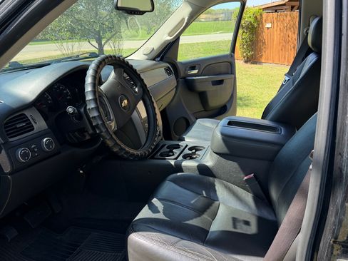 Used 2014 Chevrolet Tahoe LT image 15