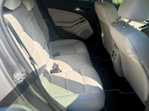 Used 2020 Mercedes-Benz GLA 250 image 14