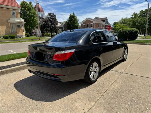 Used 2009 BMW 528i xDrive Sedan AWD/4WD image 6