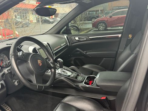 Used 2012 Porsche Cayenne S image 1