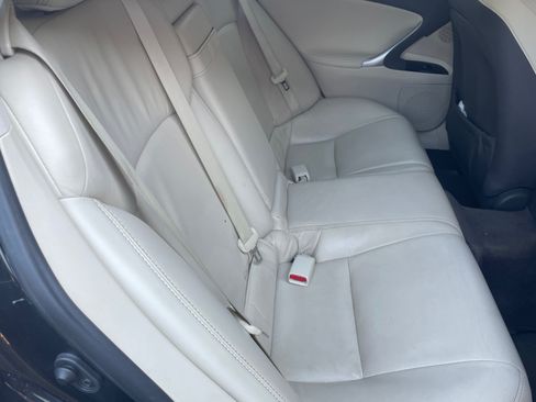 Used 2011 Lexus IS 250 RWD image 4