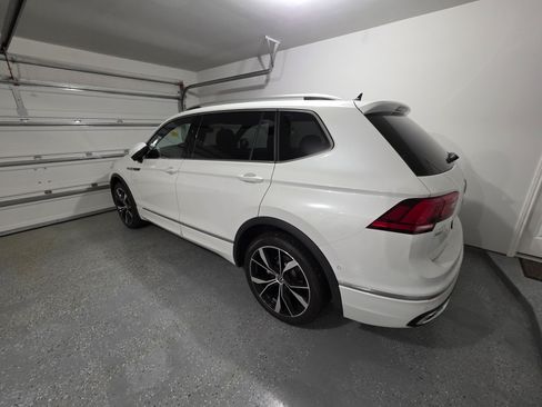 Used 2024 Volkswagen Tiguan SEL R-Line w/ MDO Package, Two-Row image 27