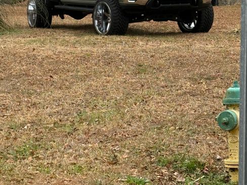 Used 2020 GMC Sierra 2500 SLE image 1