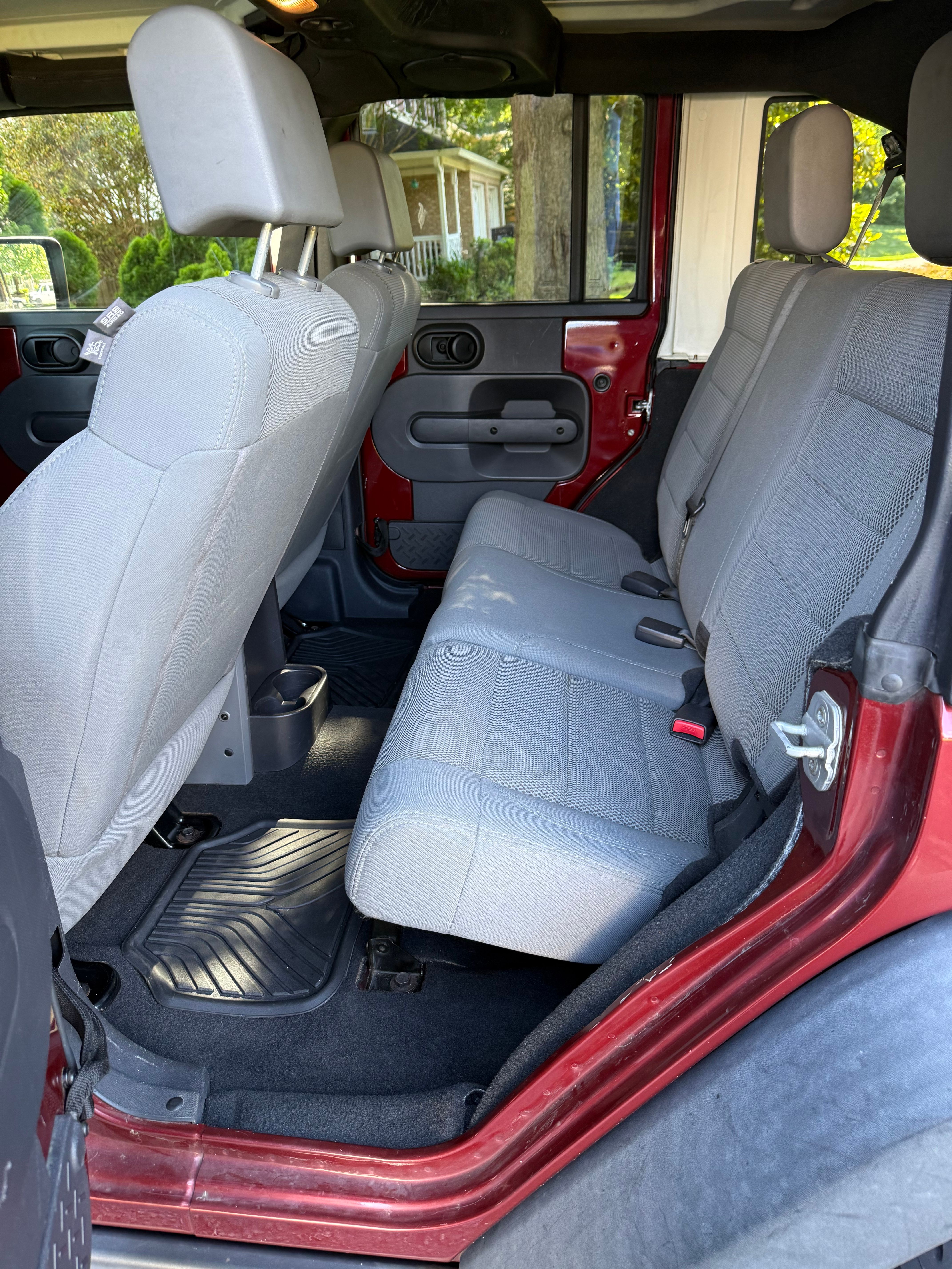 Used 2007 Jeep Wrangler Unlimited Rubicon w/ Dual Top Group AWD/4WD image 10