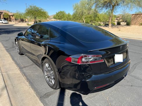 Used 2021 Tesla Model S Plaid image 9