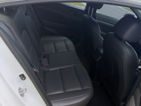 Used 2018 Hyundai Elantra Sport image 16