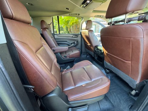 Used 2020 Chevrolet Suburban Premier w/ Premier Plus Edition image 8
