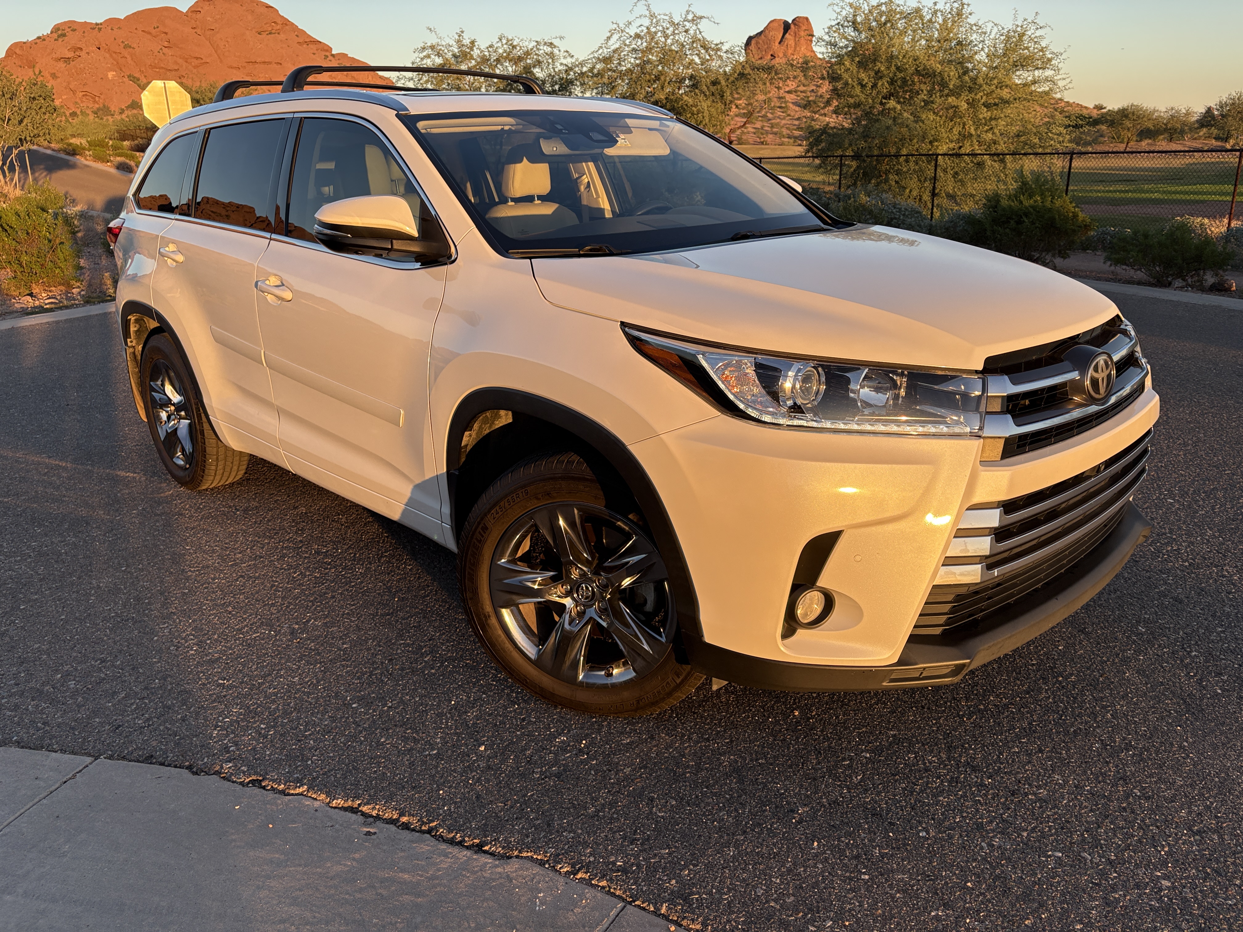 Used 2017 Toyota Highlander Limited Platinum AWD/4WD image 1