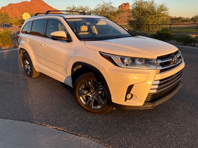 Used 2017 Toyota Highlander Limited Platinum