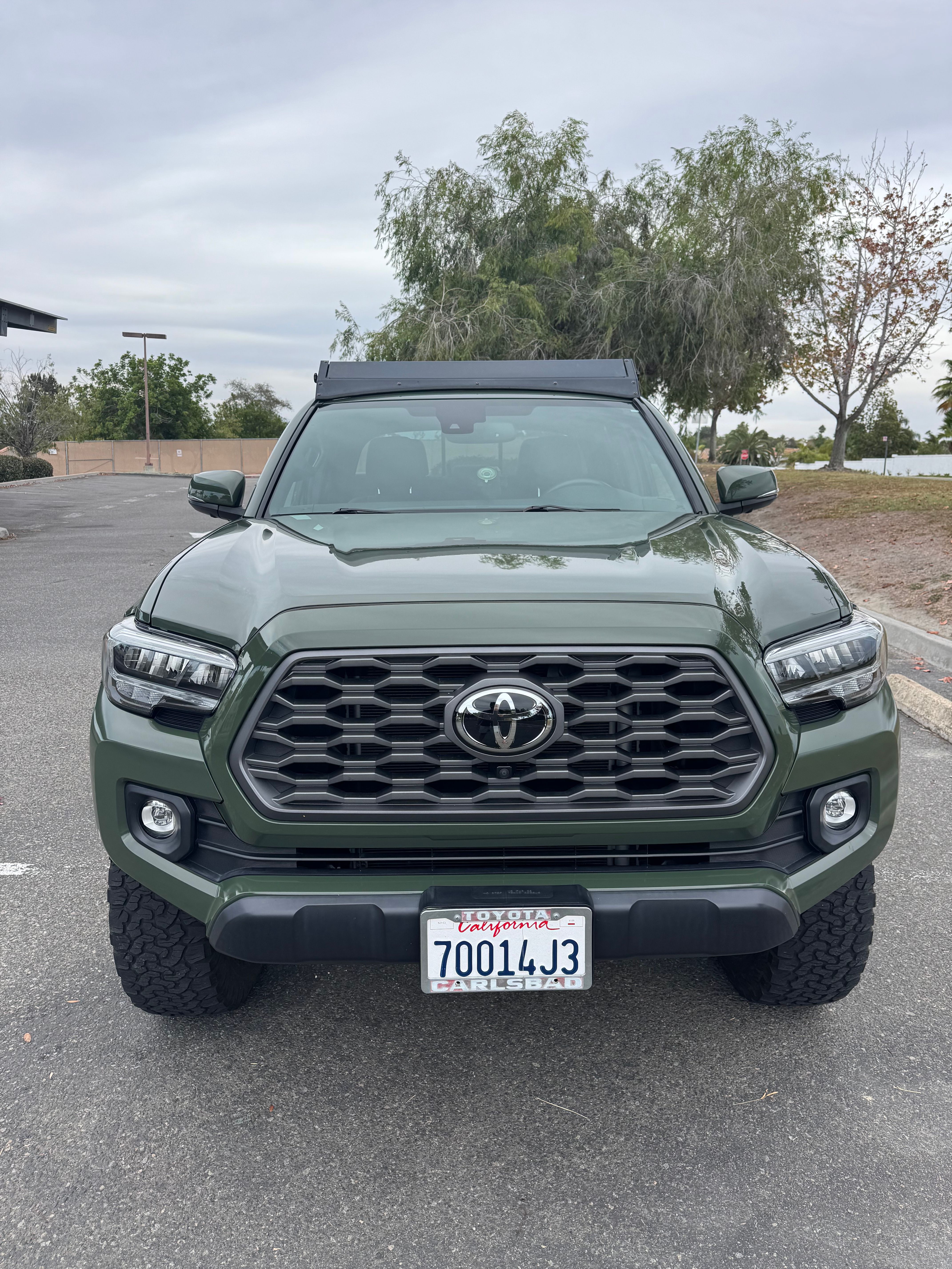 Used 2022 Toyota Tacoma TRD Off-Road w/ TRD Premium Off Road Package AWD/4WD image 2
