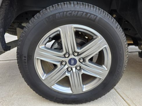 Used 2018 Ford F150 XLT w/ Equipment Group 302A Luxury RWD image 16
