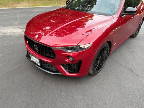 Used 2020 Maserati Levante GranSport AWD/4WD image 9