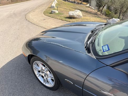 Used 2001 Jaguar XK8 Convertible image 17