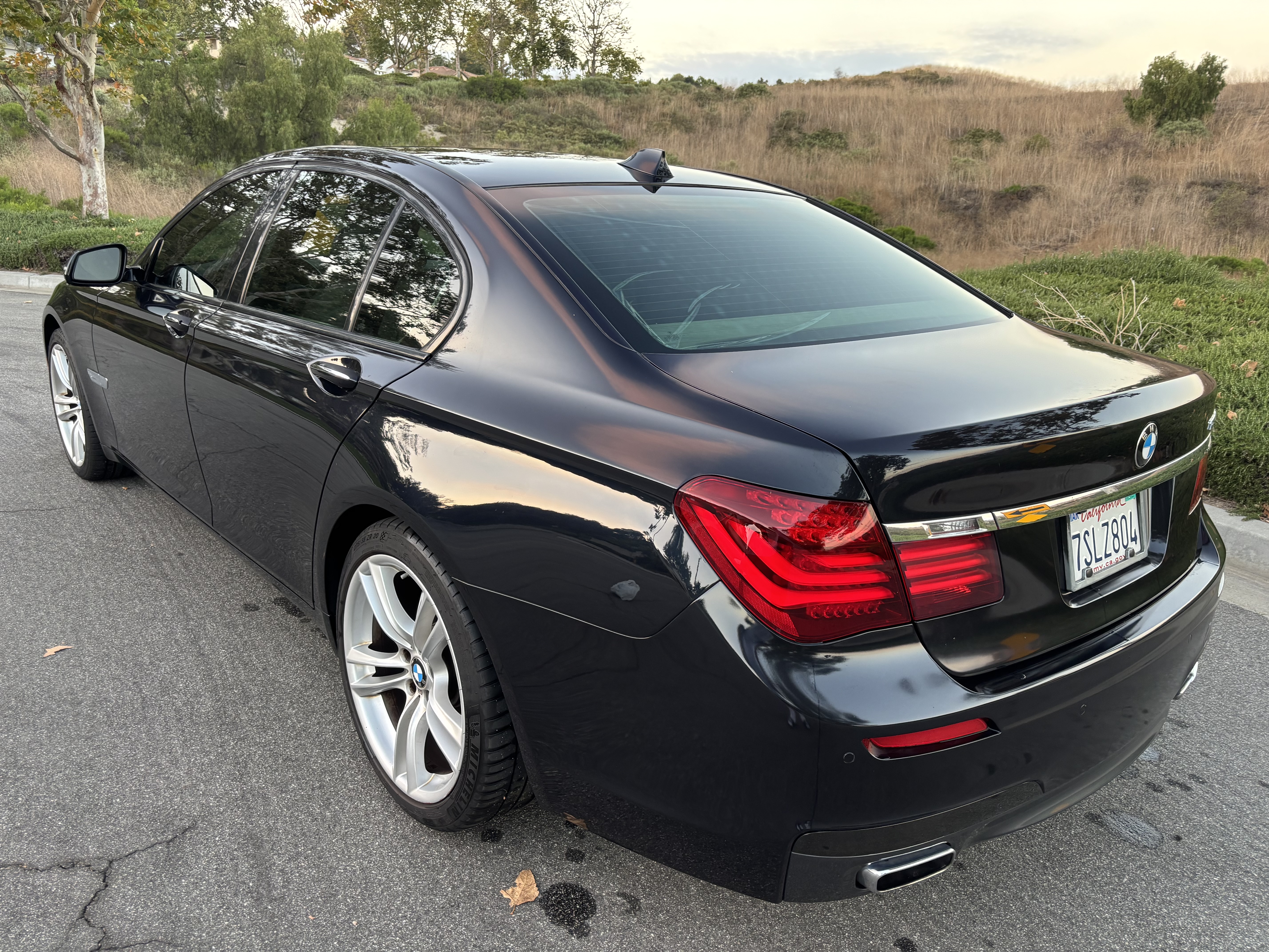 Used 2013 BMW 750i RWD image 1