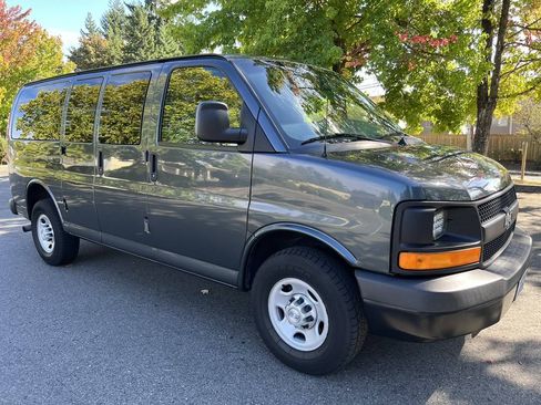 Used 2015 Chevrolet Express 2500 LS image 19