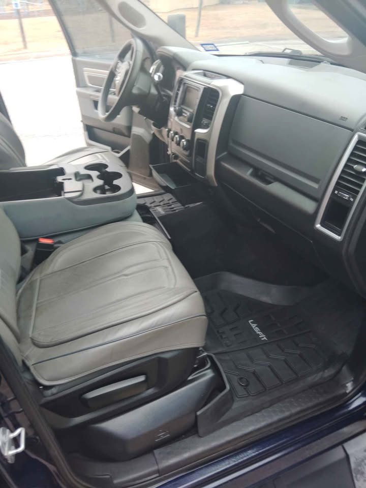Used 2018 RAM 3500 SLT AWD/4WD image 10