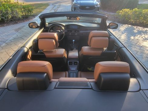 Used 2012 BMW 335i Convertible image 9