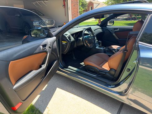 Used 2013 Hyundai Genesis 3.8 RWD image 20