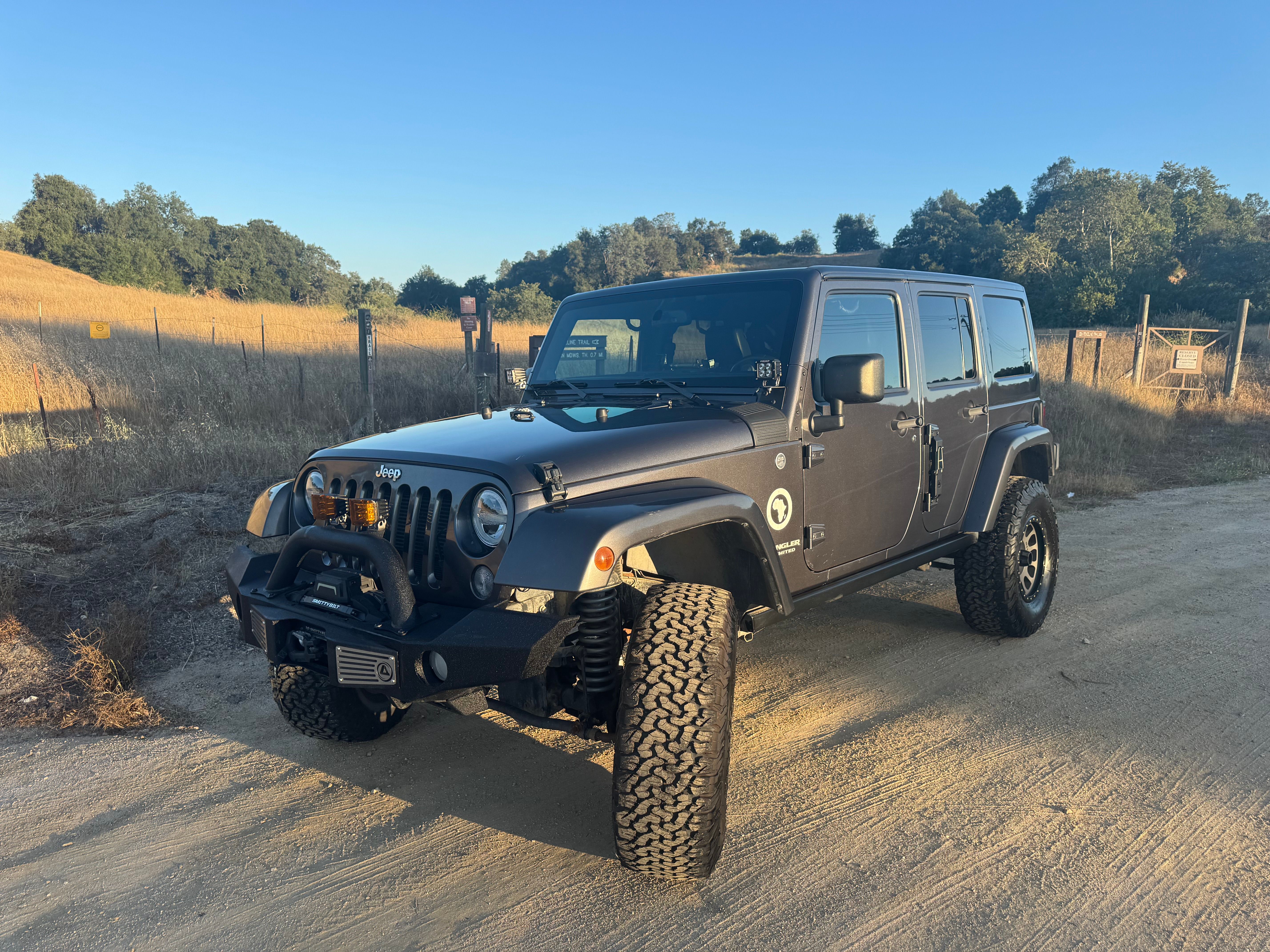 Used 2014 Jeep Wrangler Unlimited Rubicon w/ Connectivity Group AWD/4WD image 1