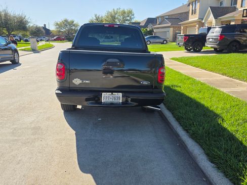 Used 2001 Ford F150 Harley-Davidson image 10