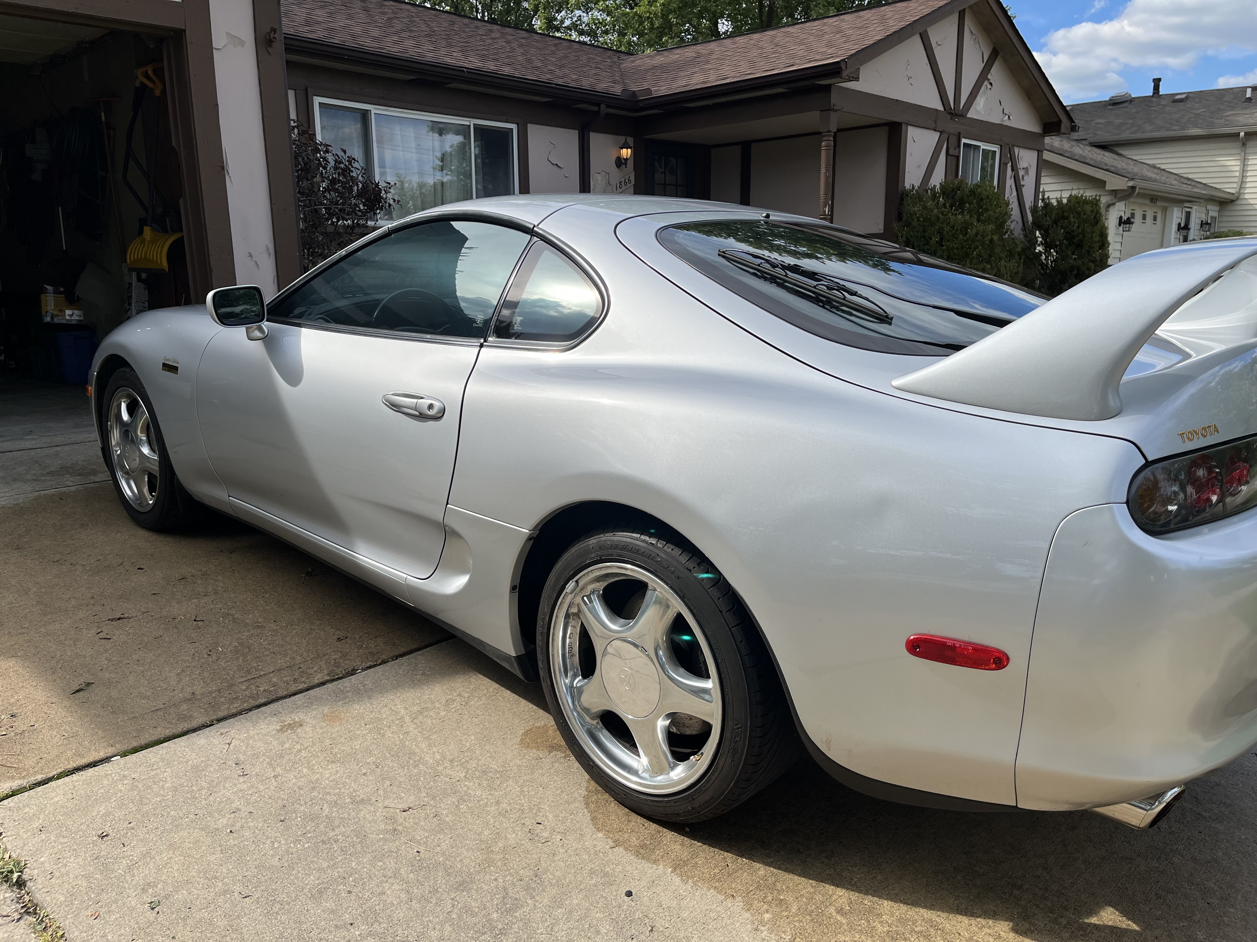 Used 1997 Toyota Supra Turbo w/ Gold Appearance Pkg RWD image 8