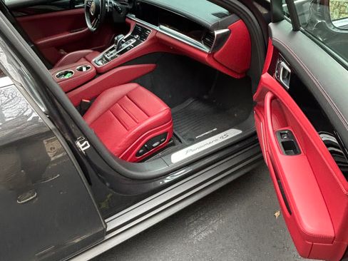 Used 2022 Porsche Panamera 4S w/ Premium Package image 12