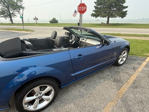 Used 2008 Ford Mustang GT Premium RWD image 4
