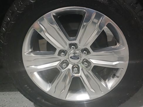 Used 2012 Ford F150 XLT w/ XLT Chrome Pkg image 12