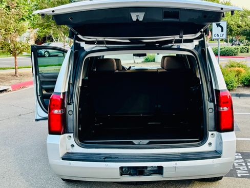 Used 2020 Chevrolet Tahoe 2WD w/ Remote Keyless Entry Package image 6