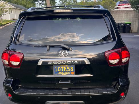 Used 2021 Toyota Sequoia SR5 w/ Premium Package AWD/4WD image 6