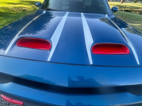 Used 2020 Dodge Challenger SRT Hellcat RWD image 11