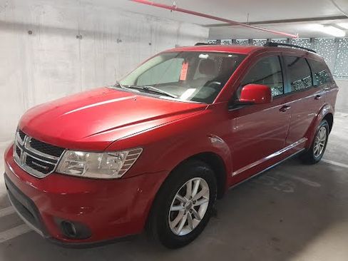 Used 2015 Dodge Journey SXT w/ Flexible Seating Group image 1