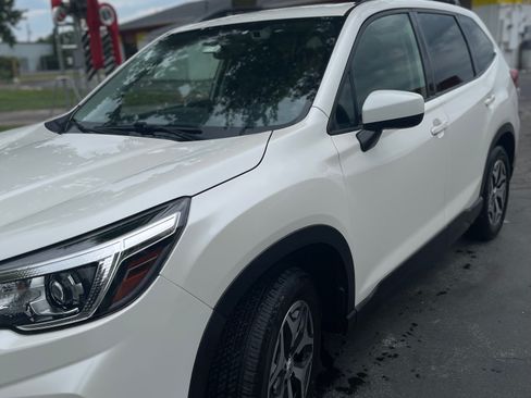 Used 2020 Subaru Forester Premium AWD/4WD image 4