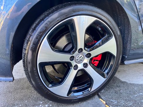 Used 2019 Volkswagen GTI S image 11